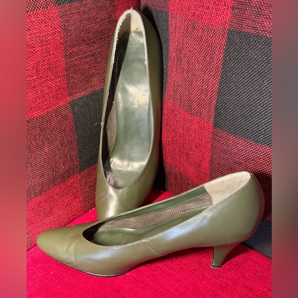 New Port News vintage olive green 3” heels size 9.5 - Picture 5 of 7